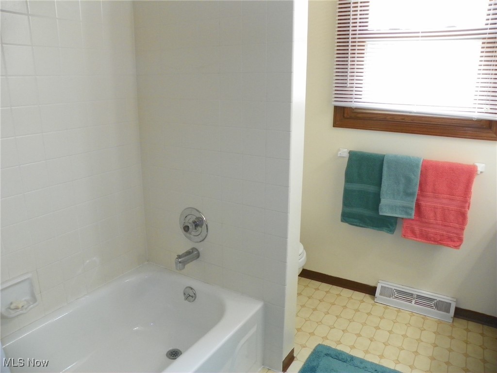 3991 Sanford Drive, Parma, Ohio image 27