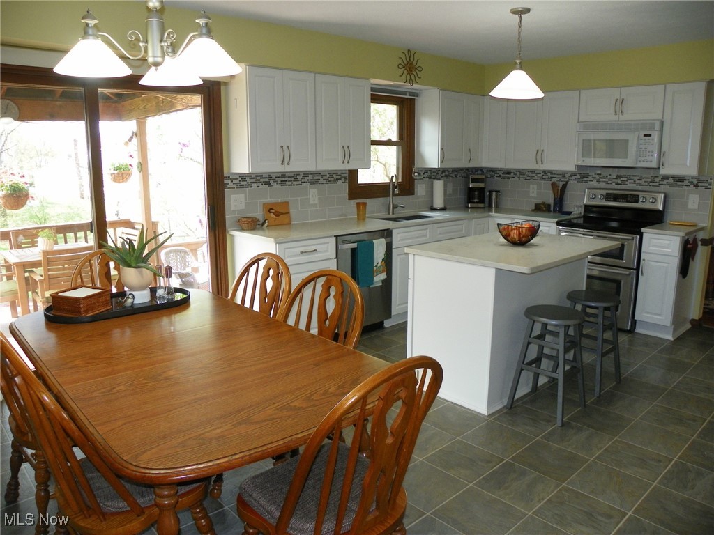 3991 Sanford Drive, Parma, Ohio image 11