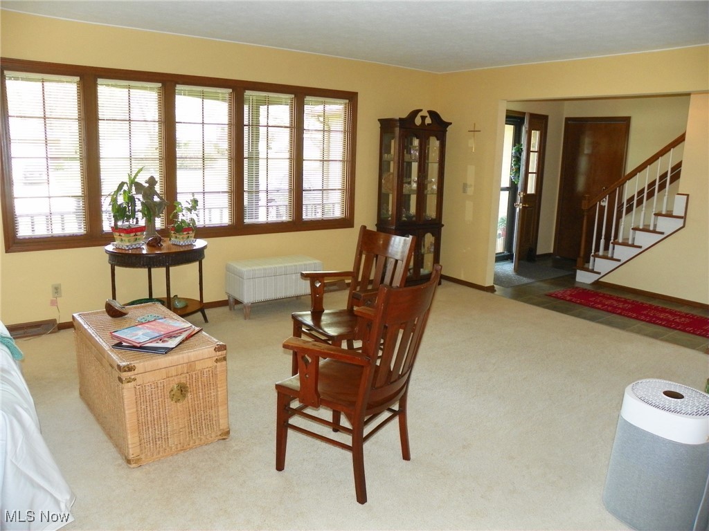 3991 Sanford Drive, Parma, Ohio image 3