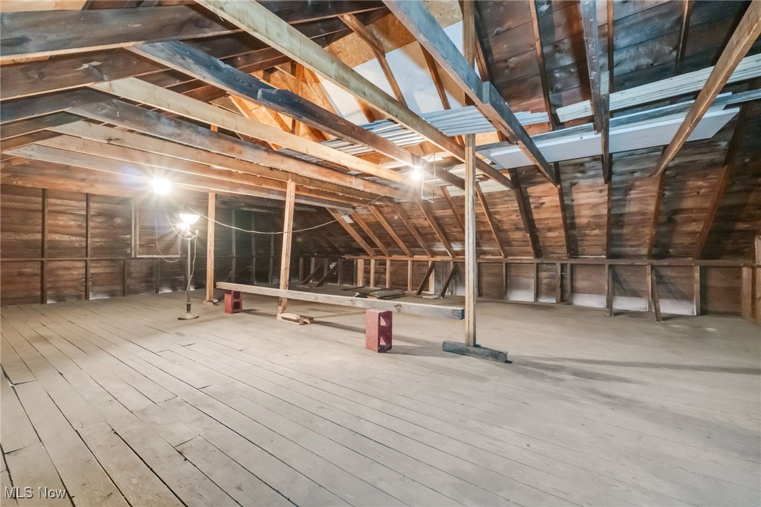 6411 Luelda Avenue, Parma, Ohio image 44