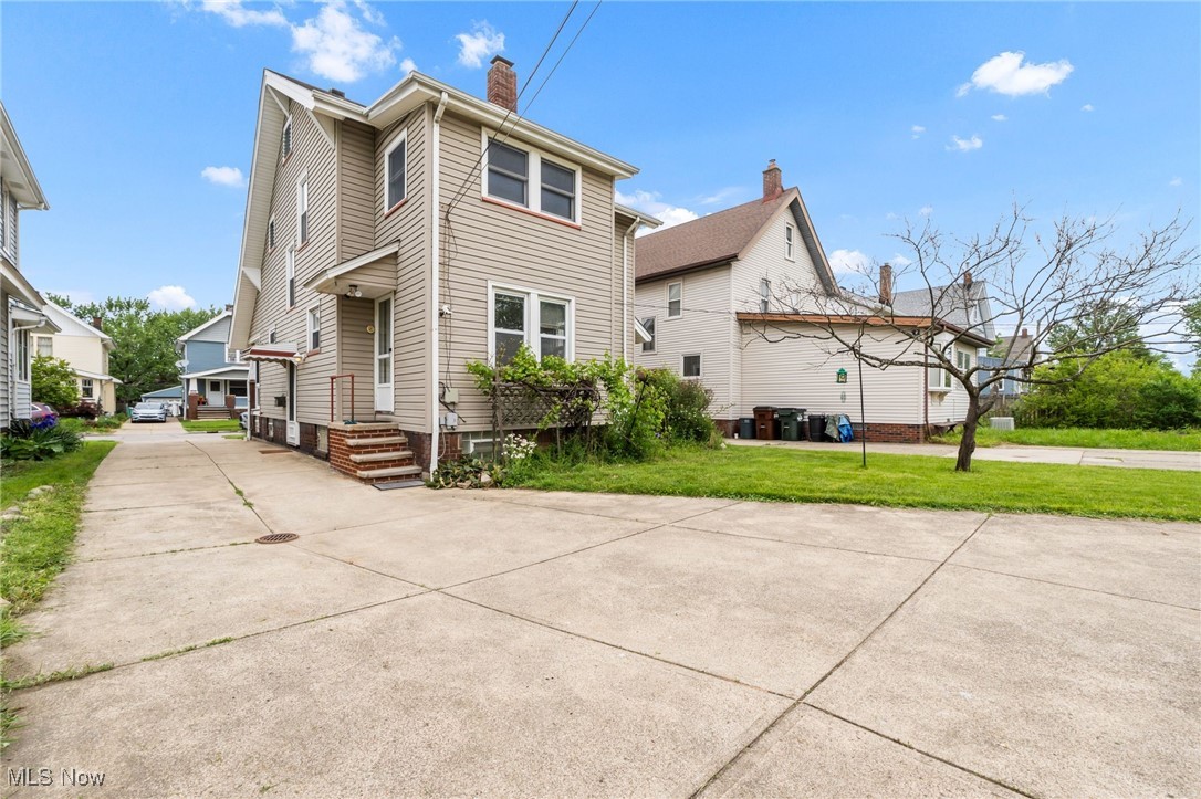 6411 Luelda Avenue, Parma, Ohio image 38