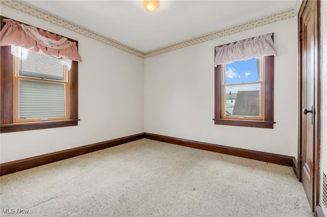 6411 Luelda Avenue, Parma, Ohio image 28
