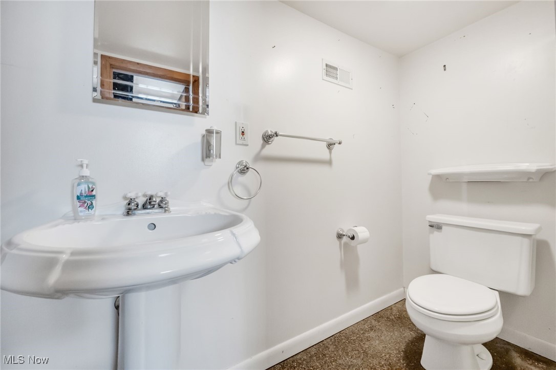 6411 Luelda Avenue, Parma, Ohio image 35