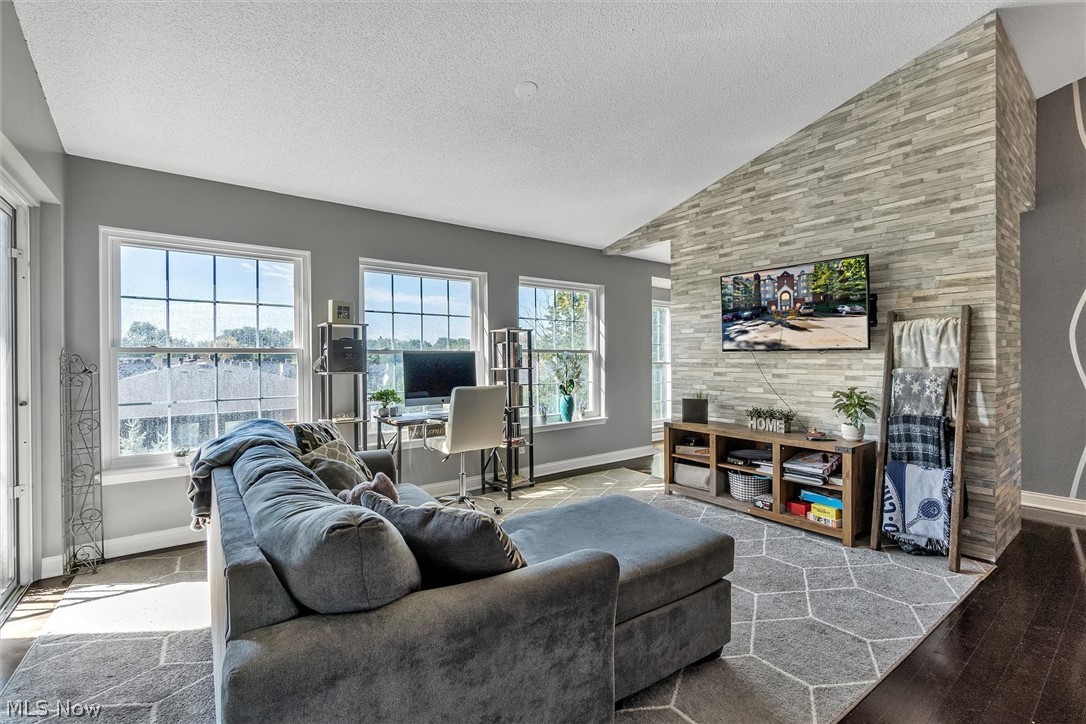 Fox Hollow/Woodhawk Condo - Residential