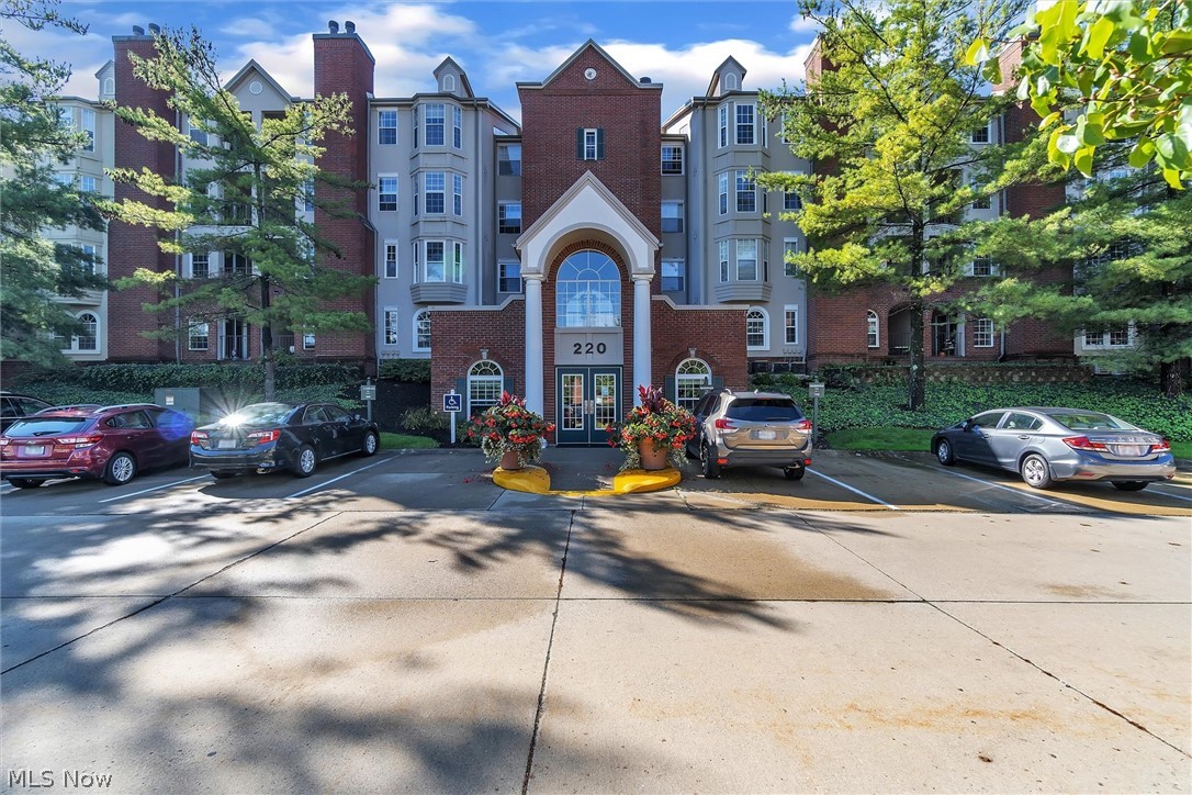 Fox Hollow/Woodhawk Condo - Residential