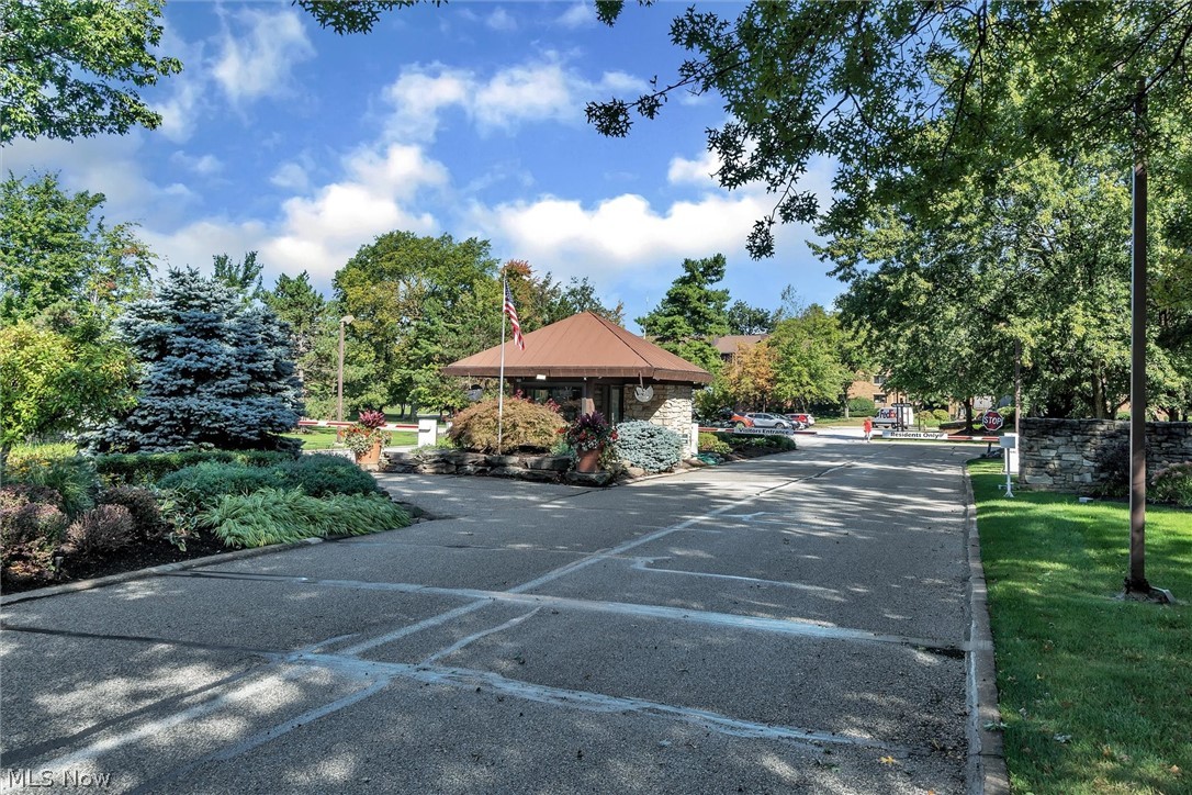 Fox Hollow/Woodhawk Condo - Residential