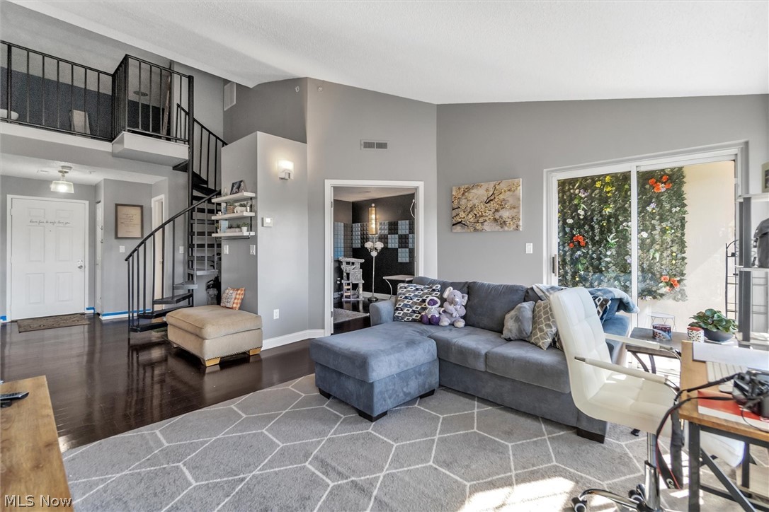 Fox Hollow/Woodhawk Condo - Residential