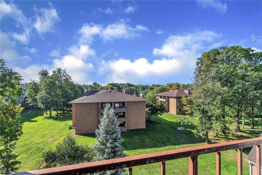 Fox Hollow/Woodhawk Condo - Residential