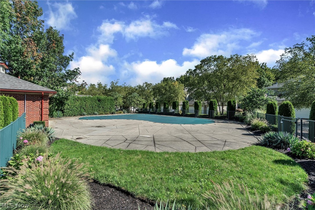 Fox Hollow/Woodhawk Condo - Residential