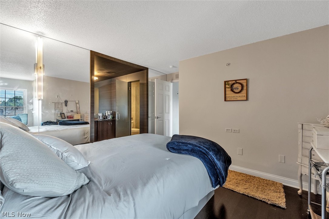 Fox Hollow/Woodhawk Condo - Residential