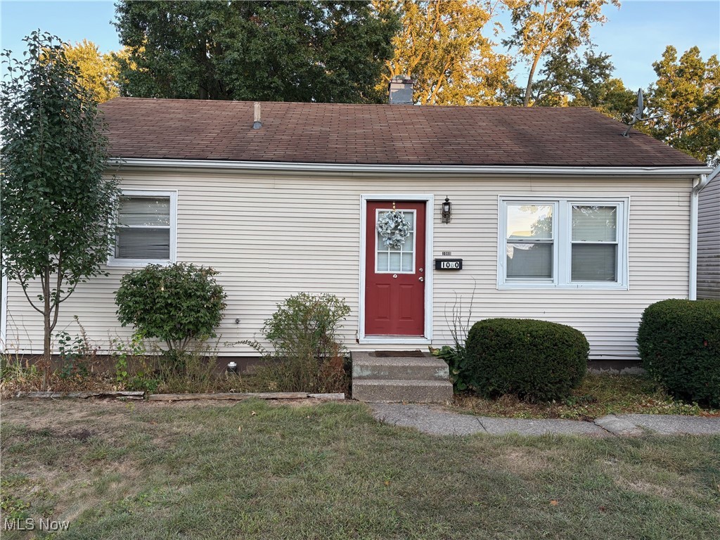 Cozy three bedroom home on a lovely street! Sit on the deck while enjoying the backyard. North Canton Schools!
Member of ownership is a Licensed Real Estate Agent in the State of Ohio.