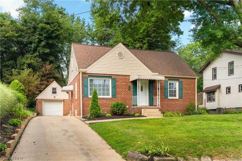 Homes For Sale - 128 Woolf Avenue<br/> Akron, OH 44312
