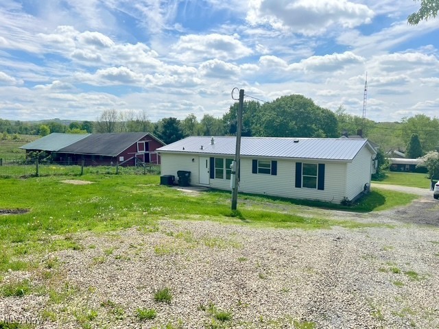8248 Lappin Lane, Mineral City, Ohio image 2