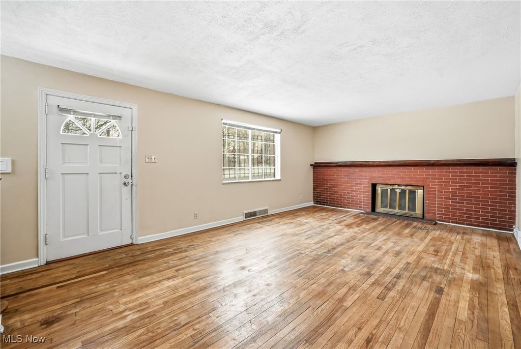 Photo of 3414 Idlewood Avenue, Youngstown, OH 44511 (MLS # 5176691)