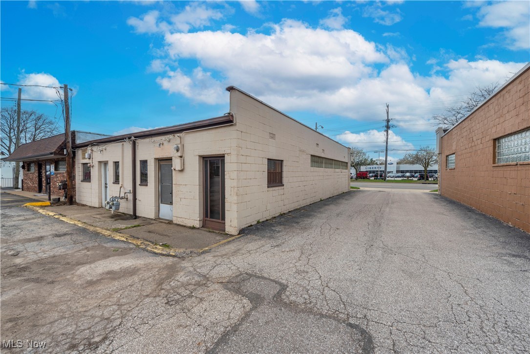 6581 Pearl Road