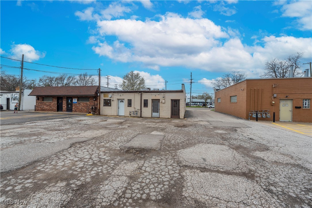 S H Kleinman Realty Cos Briar - Commercial Sale