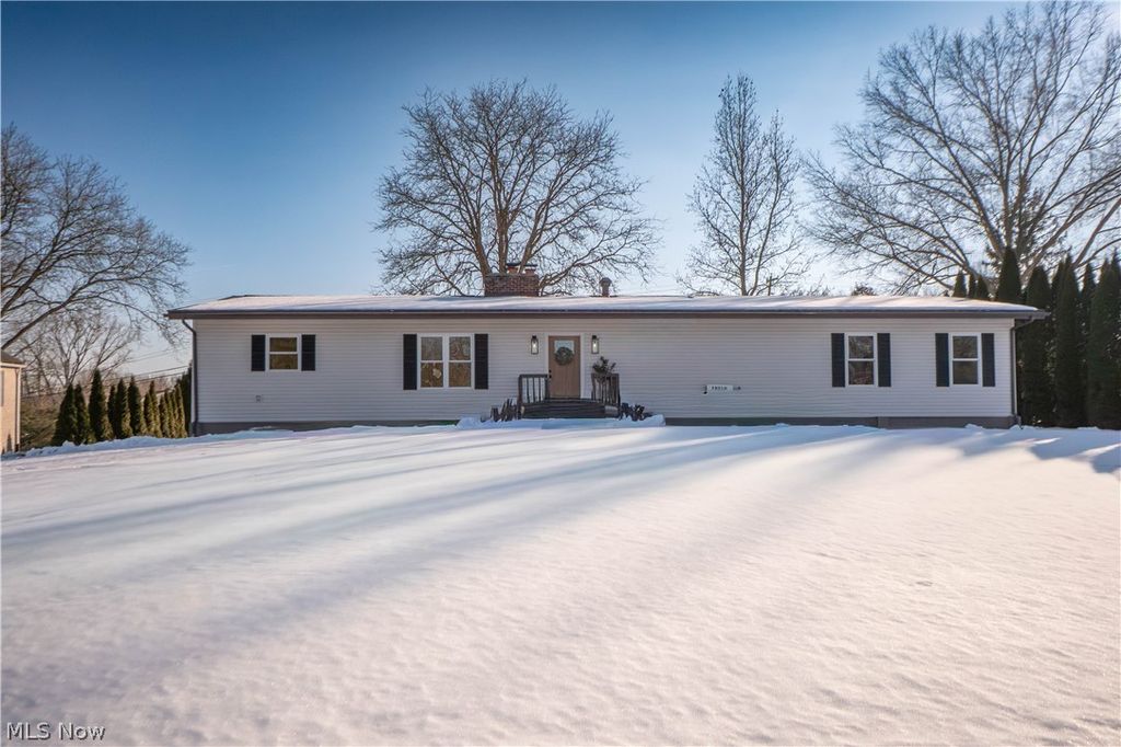 Photo of 590 Eleanora Drive, Cuyahoga Falls, OH 44223 (MLS # 5188983)