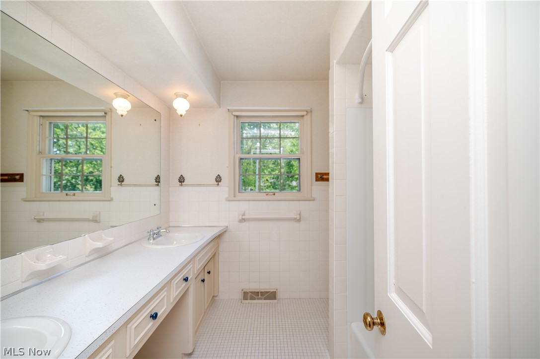 Lake Forest 4 - Residential