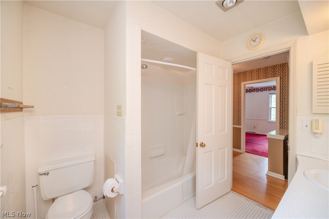 Lake Forest 4 - Residential
