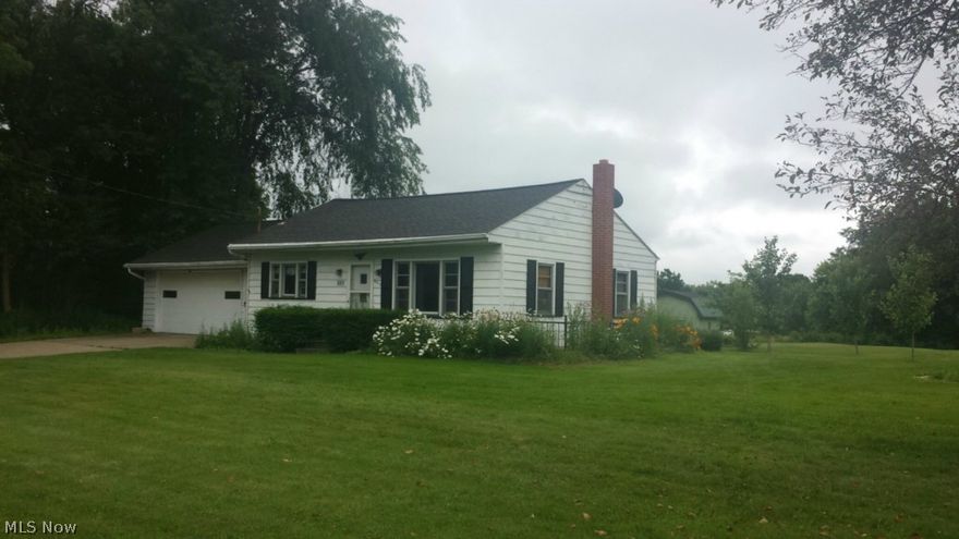 Ranch home in the outskirts of town on over an acre of land! Country living yet very close to downtown and shopping. 2 bedroom, 2 car attached garage, large pavilion with newer roof, newer well and updated bath. Mineral rights convey to new owner.