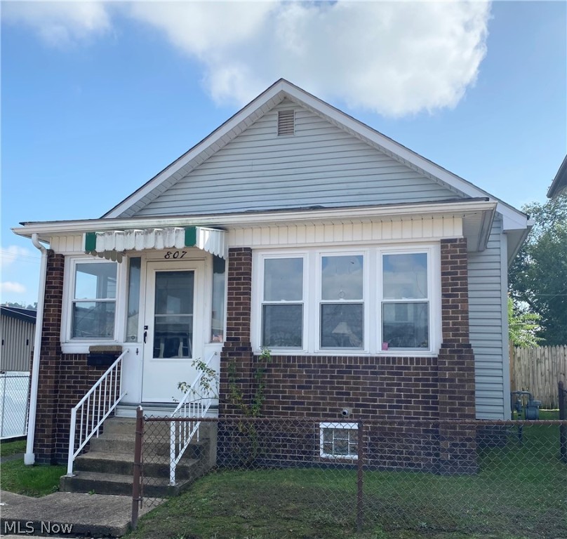 Photo 1 of 12 — 807 Wentworth Avenue, Toronto, OH 43964