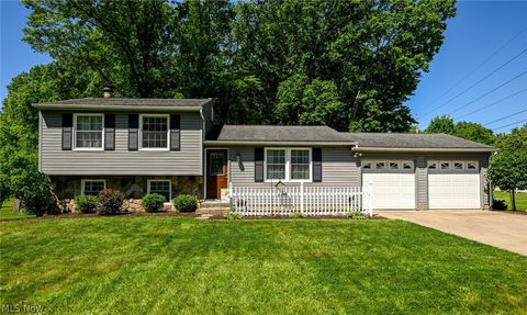 Homes For Sale - 4092 Hummingbird Trail<br/> Stow, OH 44224