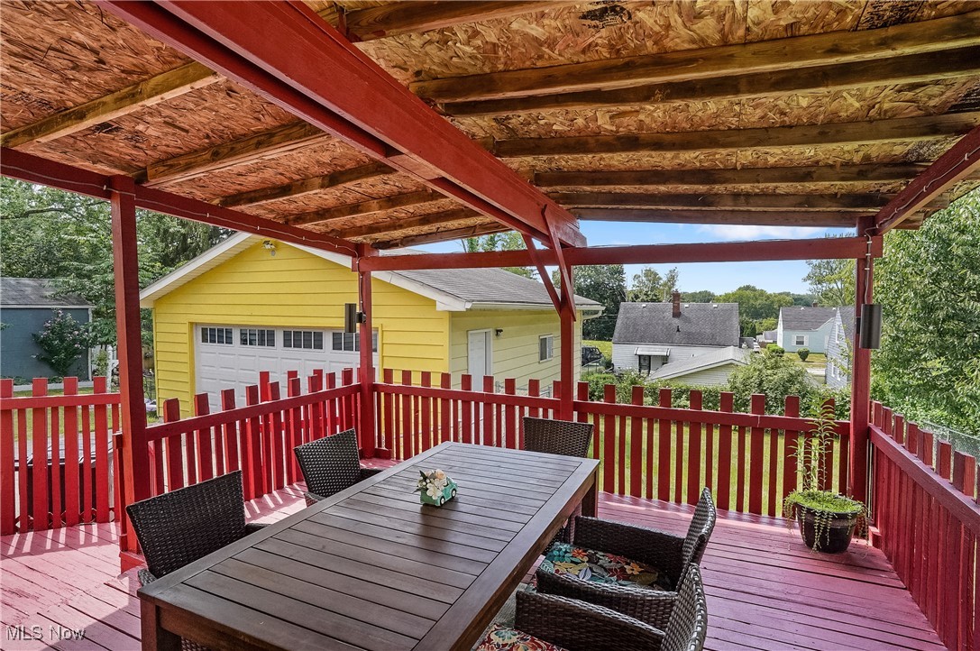 Akron, Ohio 44320, United States, 3 Bedrooms Bedrooms, ,3 BathroomsBathrooms,Residential,Contingent,189704