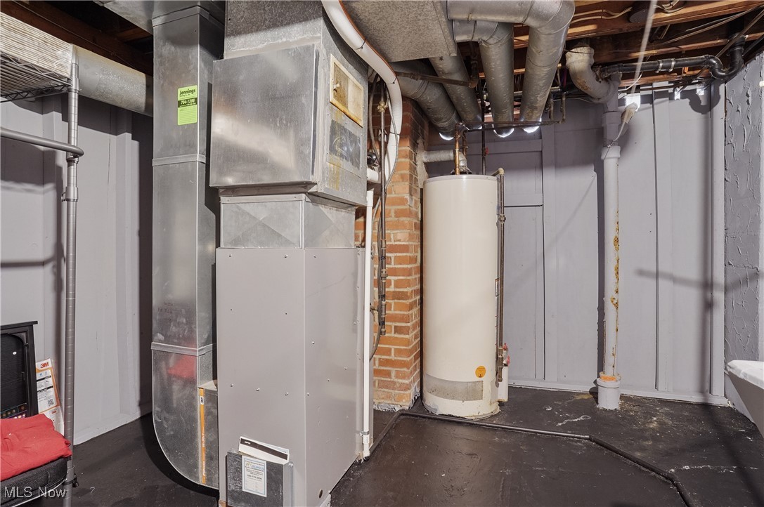 Akron, Ohio 44320, United States, 3 Bedrooms Bedrooms, ,3 BathroomsBathrooms,Residential,Contingent,189704