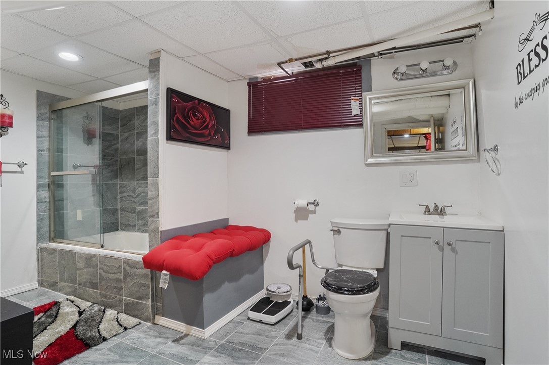 Akron, Ohio 44320, United States, 3 Bedrooms Bedrooms, ,3 BathroomsBathrooms,Residential,Contingent,189704