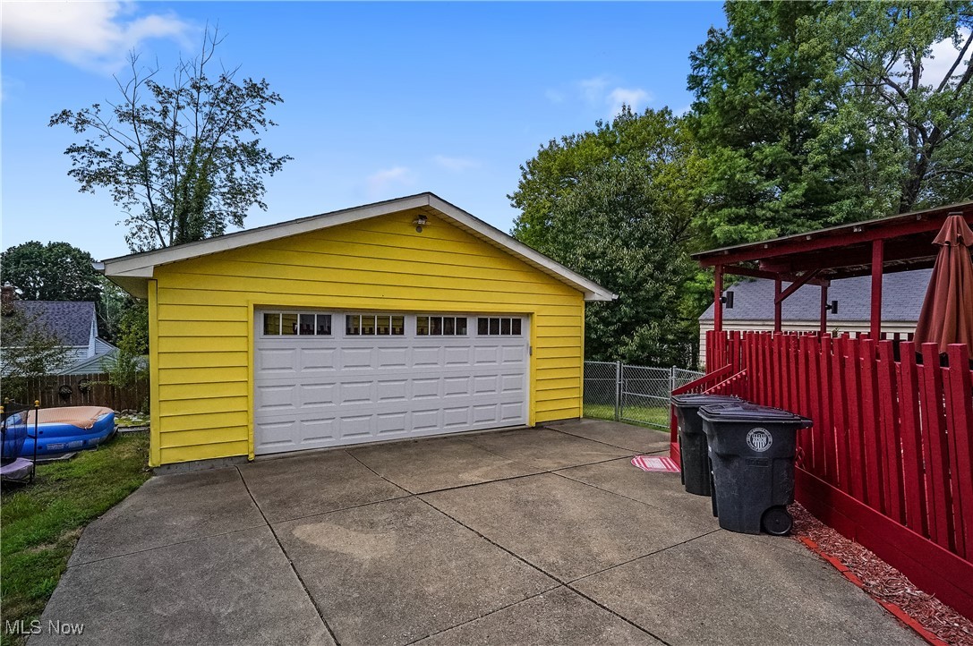 Akron, Ohio 44320, United States, 3 Bedrooms Bedrooms, ,3 BathroomsBathrooms,Residential,Contingent,189704