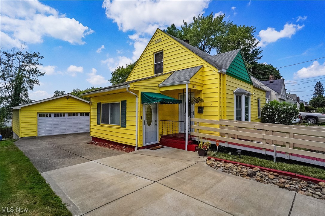 Akron, Ohio 44320, United States, 3 Bedrooms Bedrooms, ,3 BathroomsBathrooms,Residential,Contingent,189704