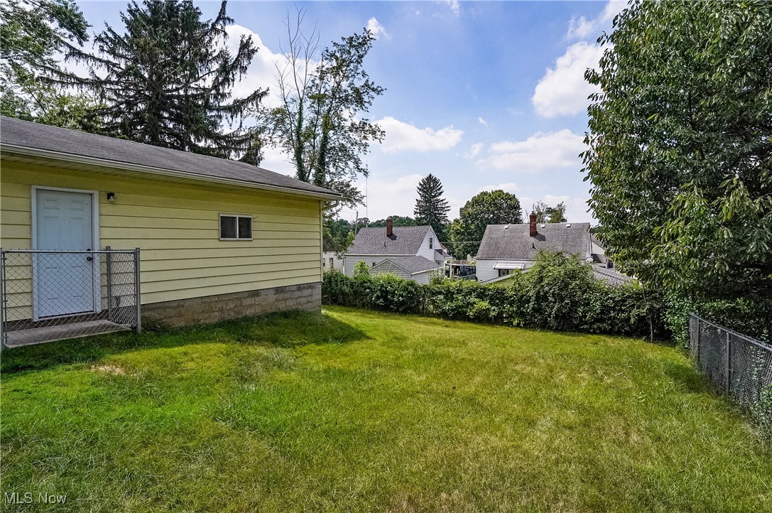 Akron, Ohio 44320, United States, 3 Bedrooms Bedrooms, ,3 BathroomsBathrooms,Residential,Contingent,189704