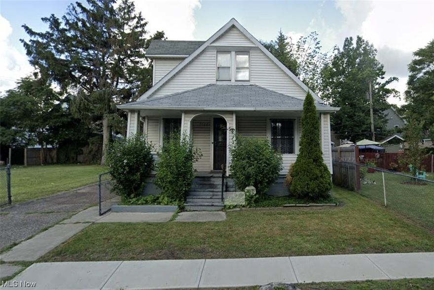 Investor special! Check out this 2bd 1 bath with a detached garage. 
The house needs some TLC and has a newer roof.