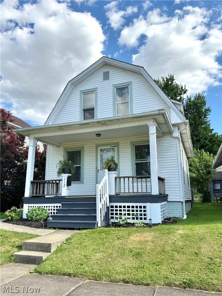 Photo of 112 E Carolina Avenue, Sebring, OH 44672 (MLS # 5222542)