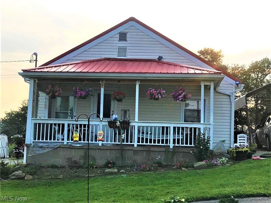 2 bedroom one bath home with a large fenced in yard siting on 3 city lots, just outside the historically favored town of Barnesville. Whether your looking for that great starter home or a place to settle down and retire, this home will fit the bill. Your out of town yet minutes away from everything you would need, groceries, dining, entertainment, hospital, pharmacy, schools, park, lake and more.... The fenced in yard offers plenty of space for entertaining guests as well as providing security for those 2 and/or 4 legged kids while they play outside or hop into the above ground pool. Call in and schedule your showing today!