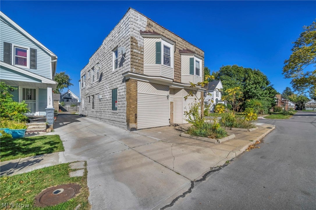 16319-16321 Arcade Avenue