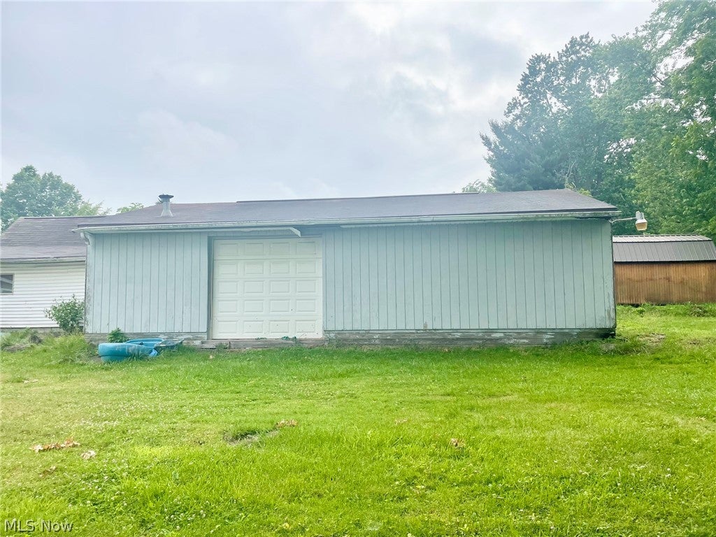 Photo of 3187 Orchard AVE, Warren, OH 44484 (MLS # 5222997)