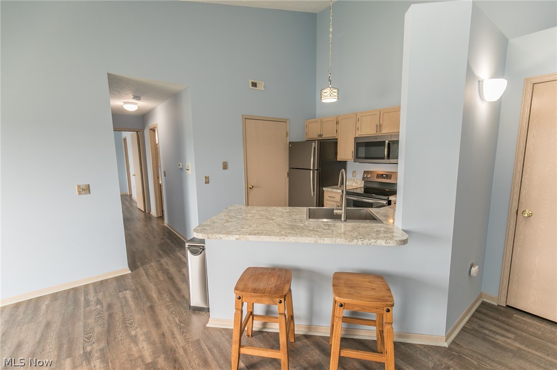 Brookledge Commons Condos - Residential