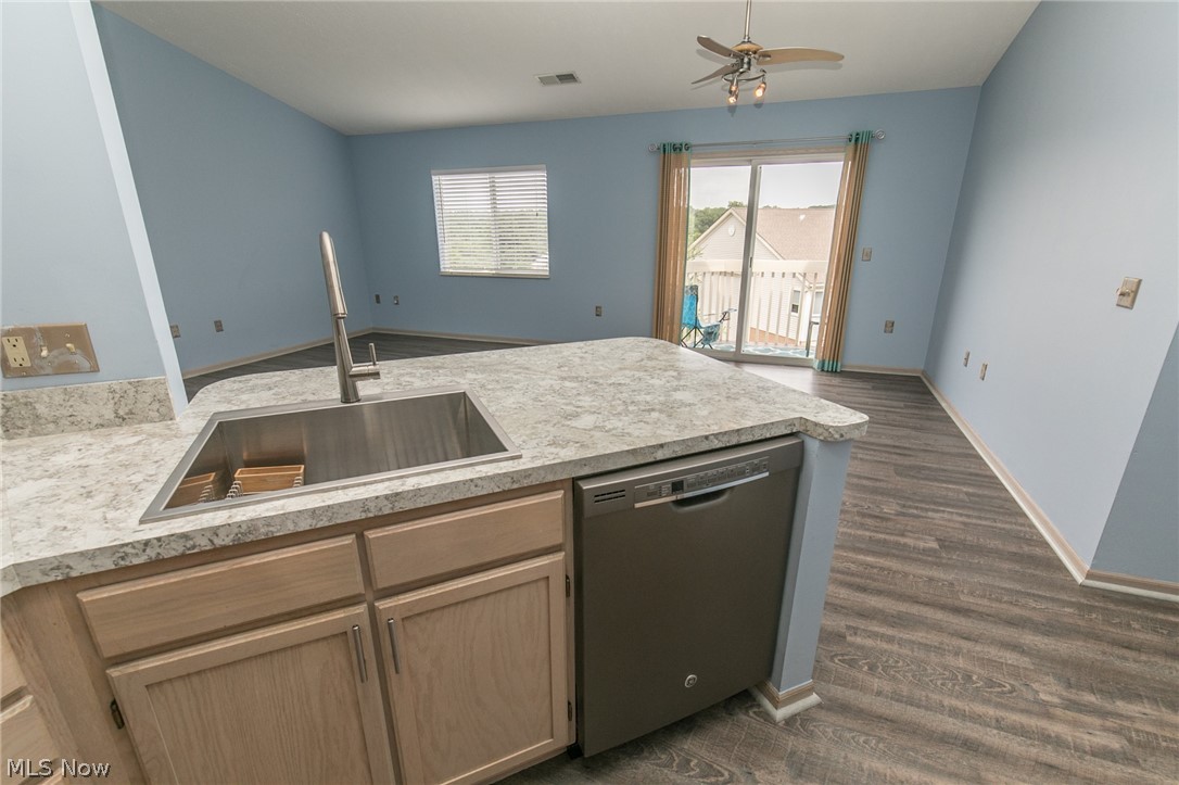 Brookledge Commons Condos - Residential