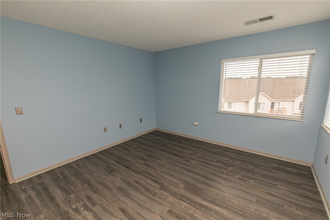 Brookledge Commons Condos - Residential