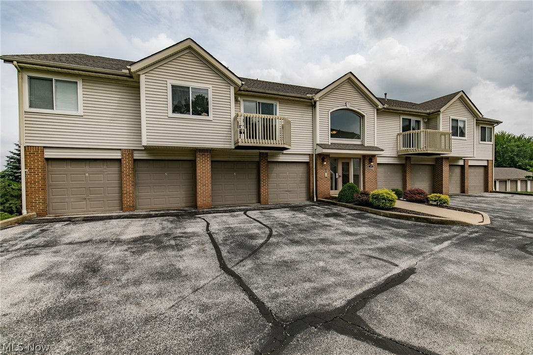 Brookledge Commons Condos - Residential