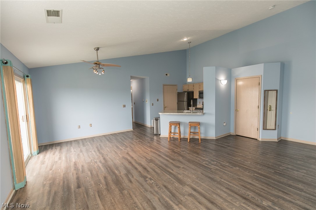 Brookledge Commons Condos - Residential