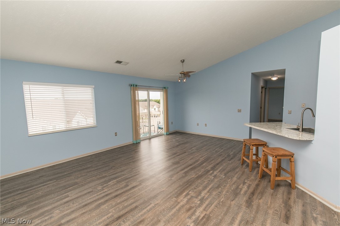 Brookledge Commons Condos - Residential