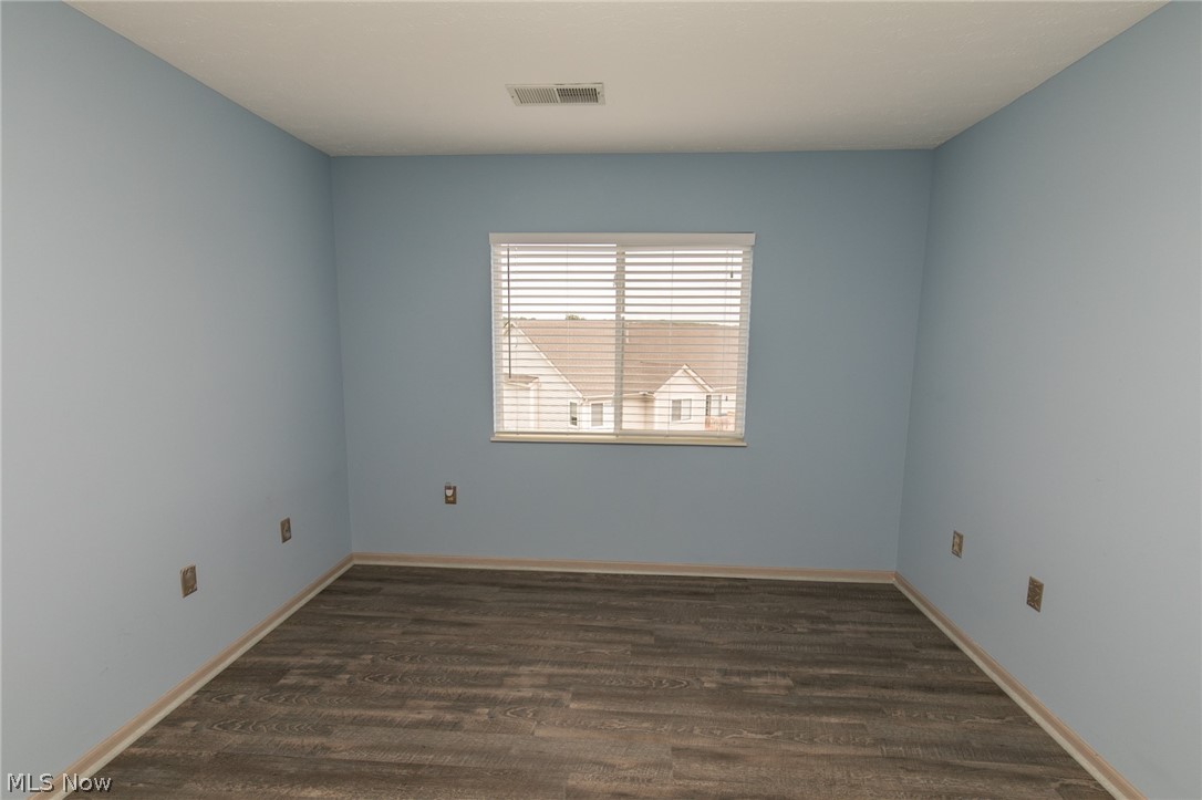 Brookledge Commons Condos - Residential