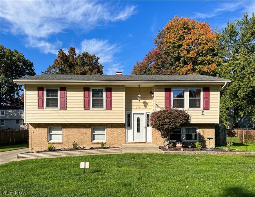 This bi-level home located in the heart of Austintown has so much to offer. Close to shopping and restaurants. Spacious living room and large eat-in kitchen with plenty of cabinet space. The 3 bedrooms with great closet space and full bath are located on the main level. The lower level is where you will find theLa laundry room and half bath with additional storage. Large backyard and 2 cars attached garage. Stover, Refrigerator, Dishwasher, Microwave, Washer, and Dryer stay. Home Warranty is offered.