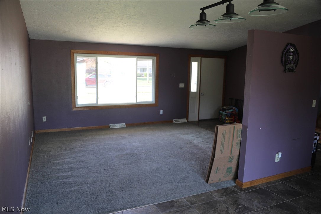 2200 W 37th Street