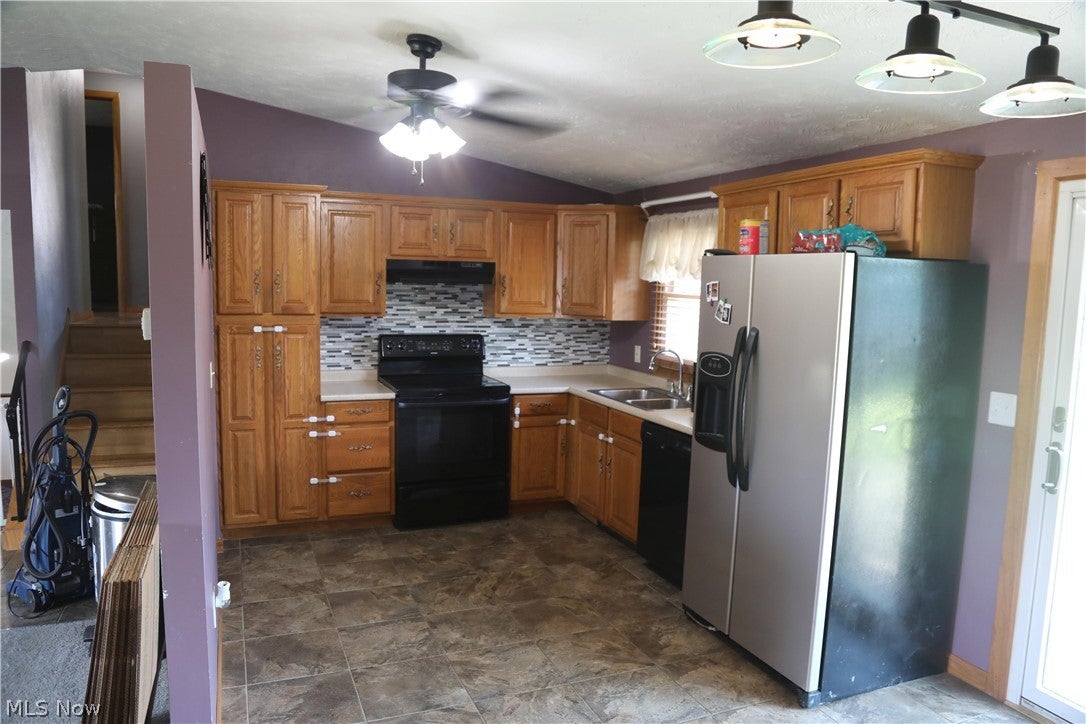 2200 W 37th Street