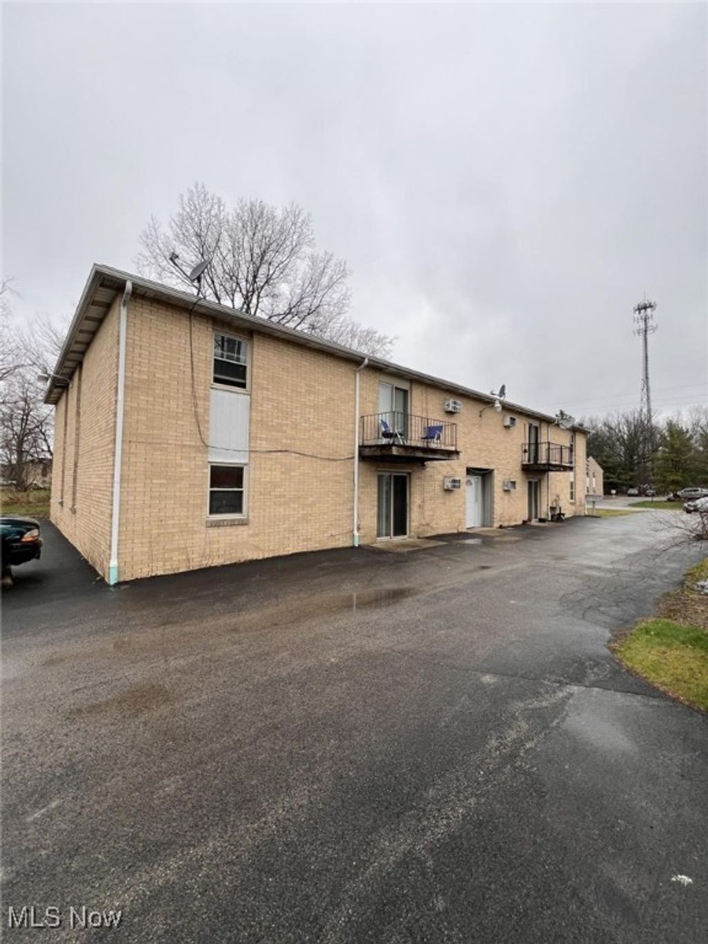 Photo of 249 Folsom Street #8, Champion, OH 44483 (MLS # 5180915)