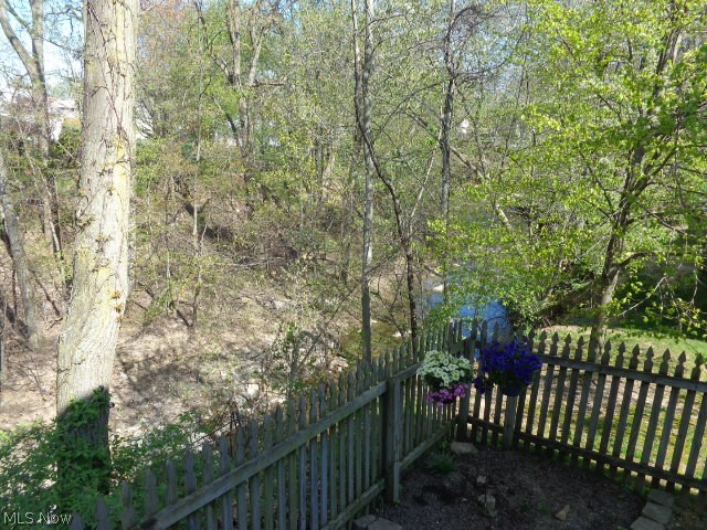 Ravine Blvd - Residential