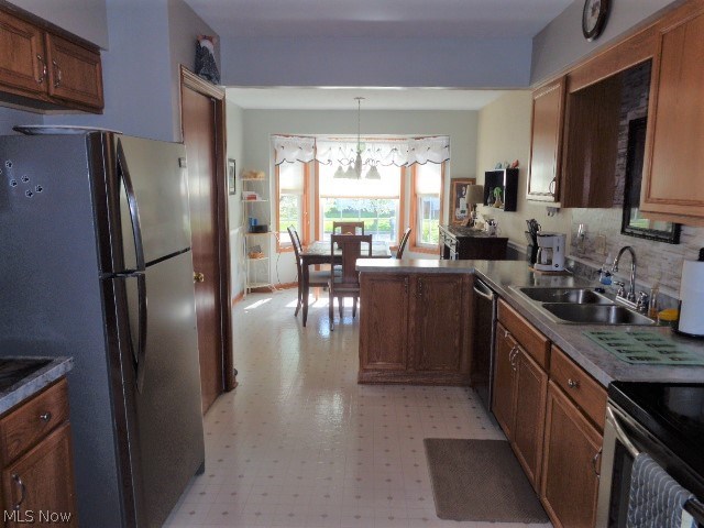 Ravine Blvd - Residential